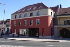 Esztergom-tarsahaz-2006